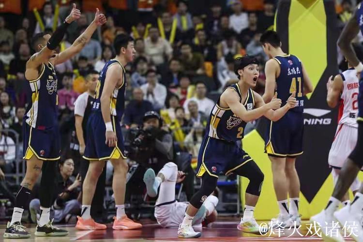 CBA-萨林杰25+13萨姆纳17分 广东力克天津豪取8连胜