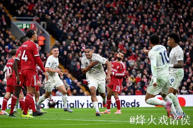 英超-7轮6败！利物浦0-3惨败诺丁汉森林滑落至第11位